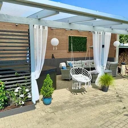 Idyllisches Dorfhaus Vor Usedom * Gutzkow