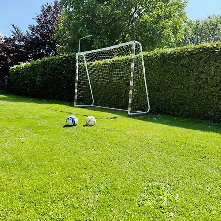 Idyllisches Dorfhaus Vor Usedom アパート