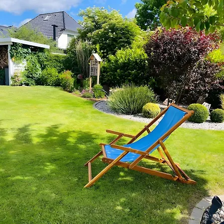 Idyllisches Dorfhaus Vor Usedom アパート