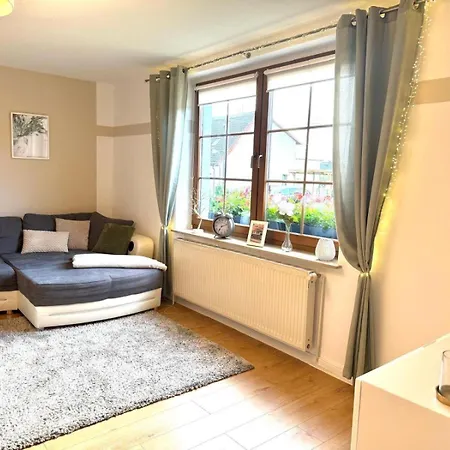 Idyllisches Dorfhaus Vor Usedom アパート